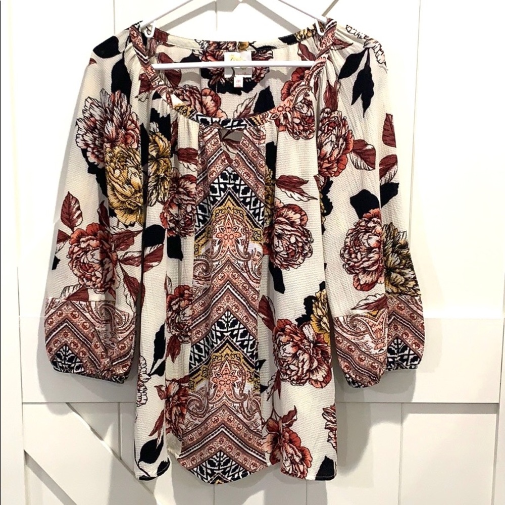 Fig and Flower 3/4 Sleeve Shirt Size Medium